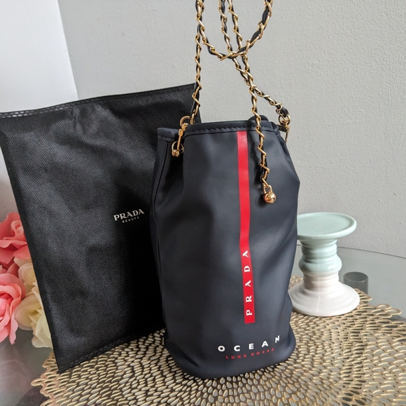 Prada - Picture 2 of 6